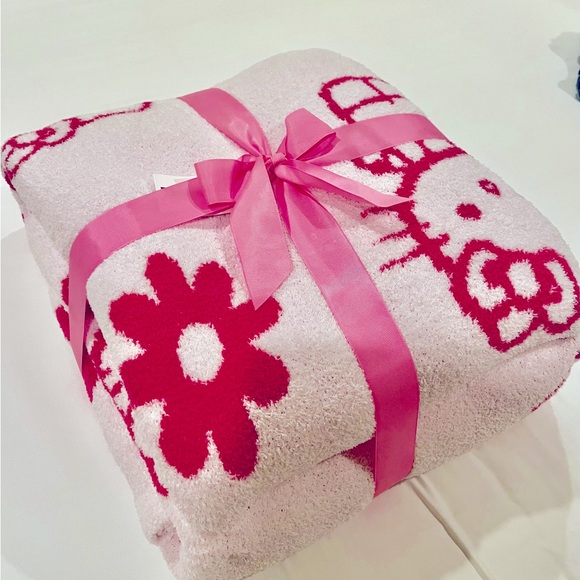 HELLO KITTY SPRING 2024 Blanket - Picture 2 of 3